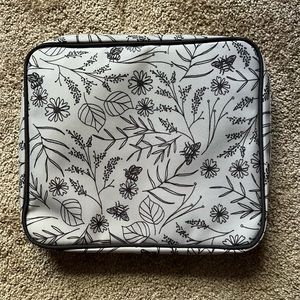 Jewelry keeper for traveling 🌺